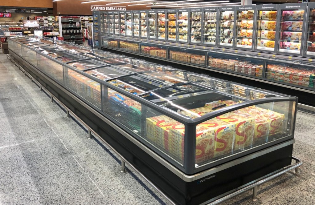 Refrigerated Display Case for a frozen