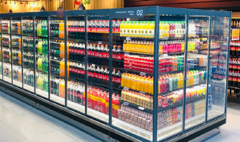 Refrigerated display case Static cold for meat